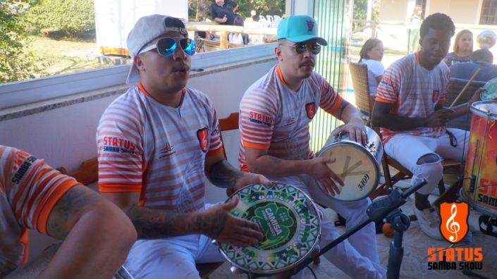 Rodrigo pandeiro e Everto Chauvin repique, ritmista de Roda de Samba