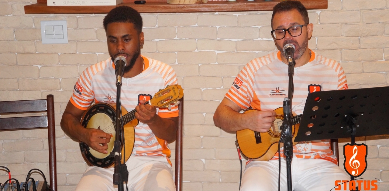 Caue Banjo e Cantor Cavaco Tuca Maia em Roda de Samba do Grupo Status Samba Show