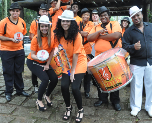 Equipe de Bateria e Cantor da Status Samba Show