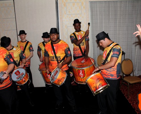 Bateria de Escola de Samba em evento corporativo