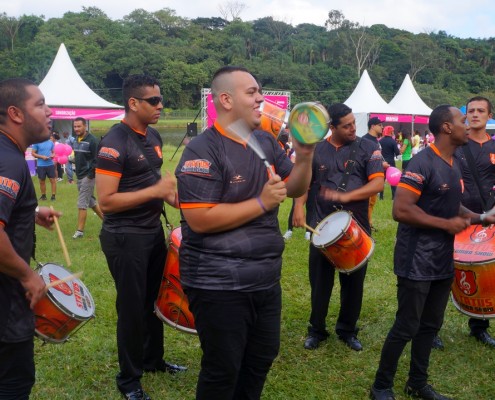 Bateria de Escola de Samba ao Vivo