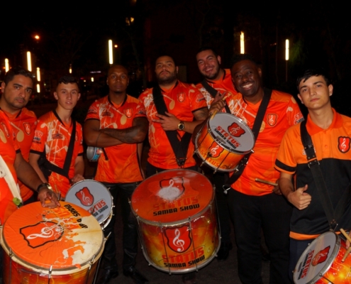 Equipe de Bateria de Escola de Samba Completa