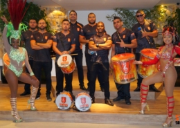 Bateria e Mulatas - Status Samba Show