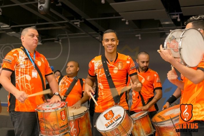 Lucas de Oliveira Caixa e Equipe de Bateria