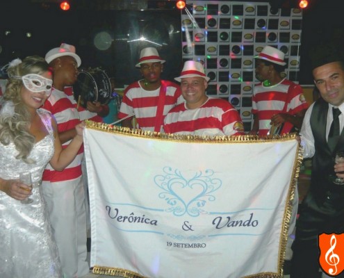 Festa de Casamento Rio de Janeiro Veronica e Vando - Bateria de Escola de Samba- Bandeira Personalizada