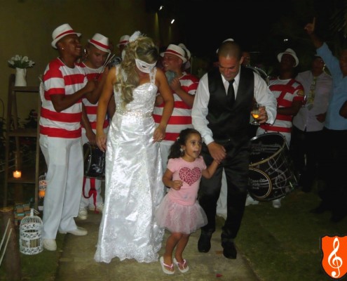 Festa de Casamento Rio de Janeiro Veronica e Vando - Bateria de Escola de Samba Final Festa